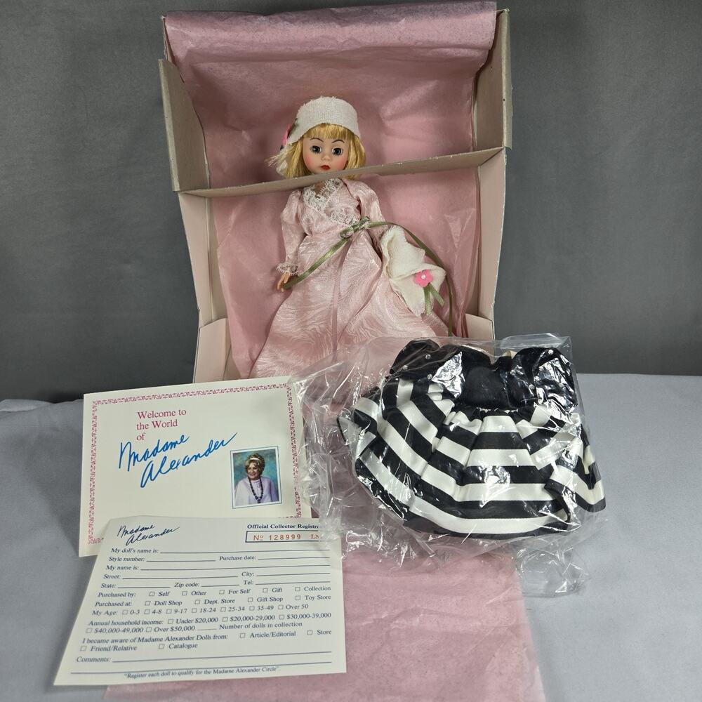 Madame Alexander Doll 1993 La Petit Boudoir 10" Blonde Blue Eyes w Extra Dress